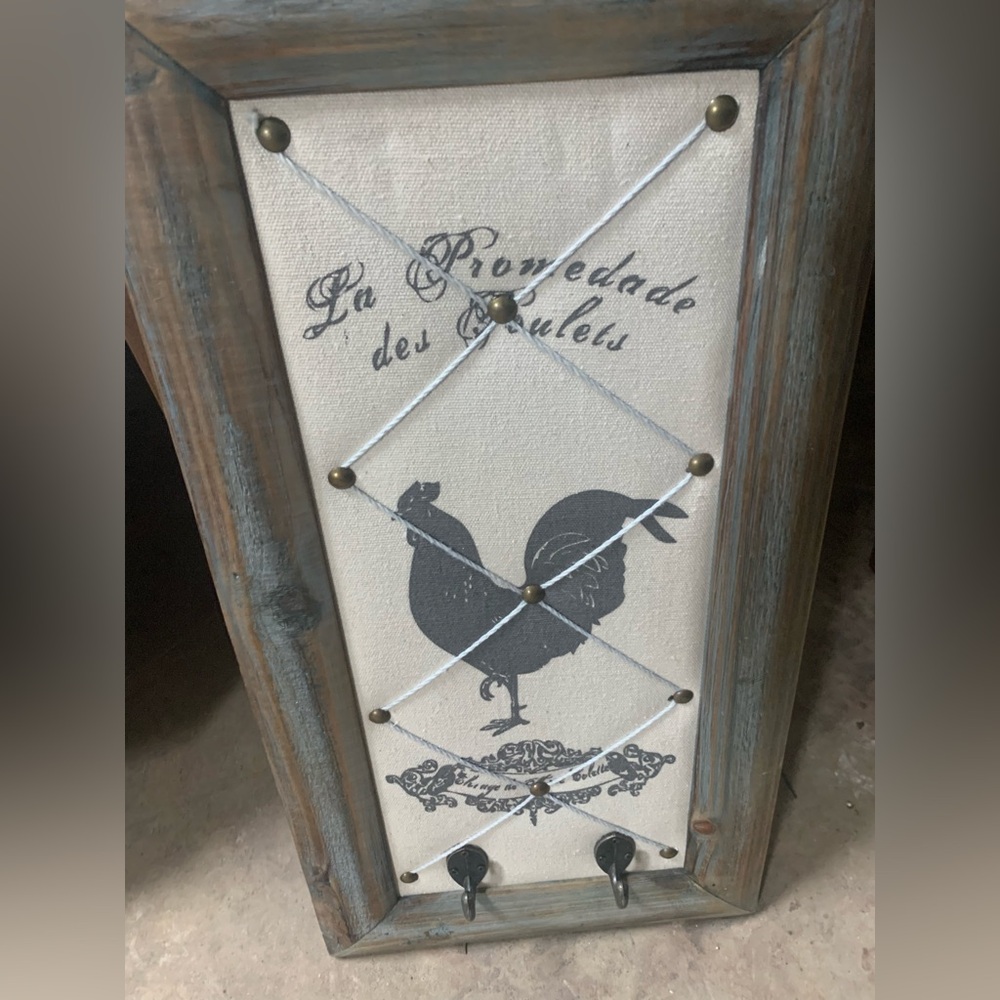 Rustic Rooster Wall Decor with Hooks
